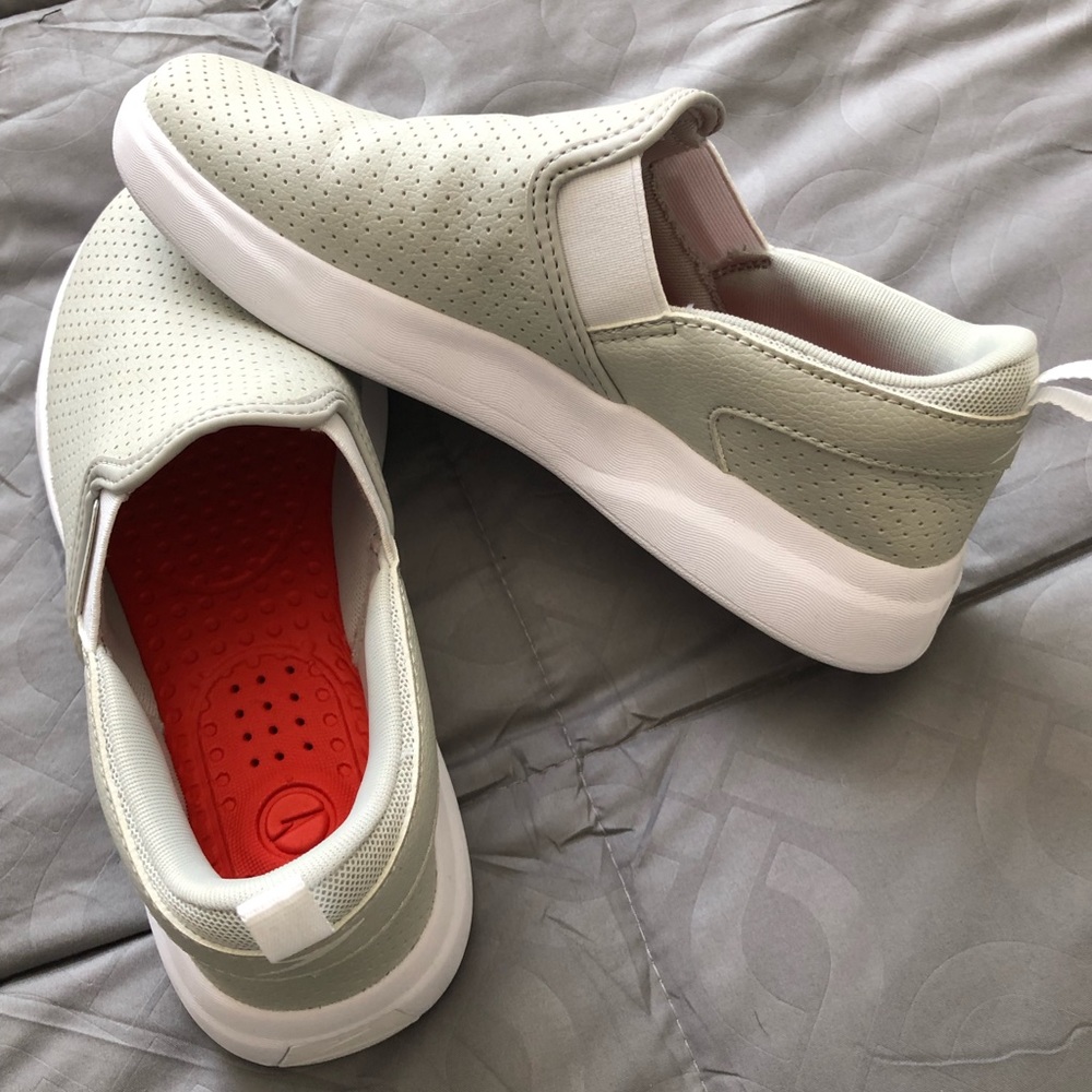 Speedo Womens Hybrid Slip On Gray Loafer size 6 NWOB